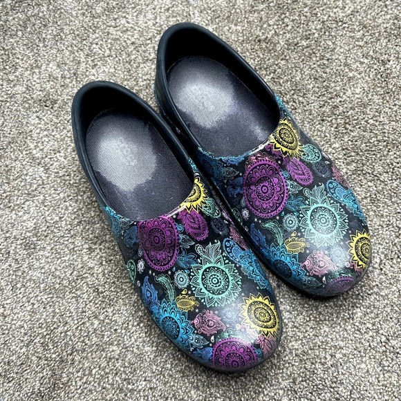 Crocs Women's Neria Pro II Work Clogs Floral Multi Color 7 - Picture 2 of 3
